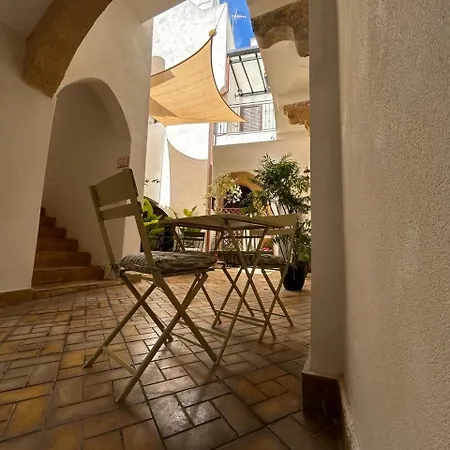 Il Cortile Di San Michele - 1 *